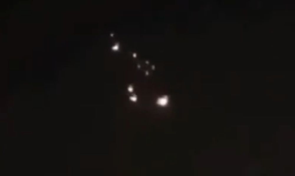 НЛО: огни в небе - видео очевидцев